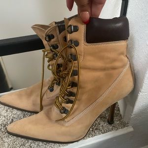 Manolo Blahnik Oklamod Nude Ankle Boots